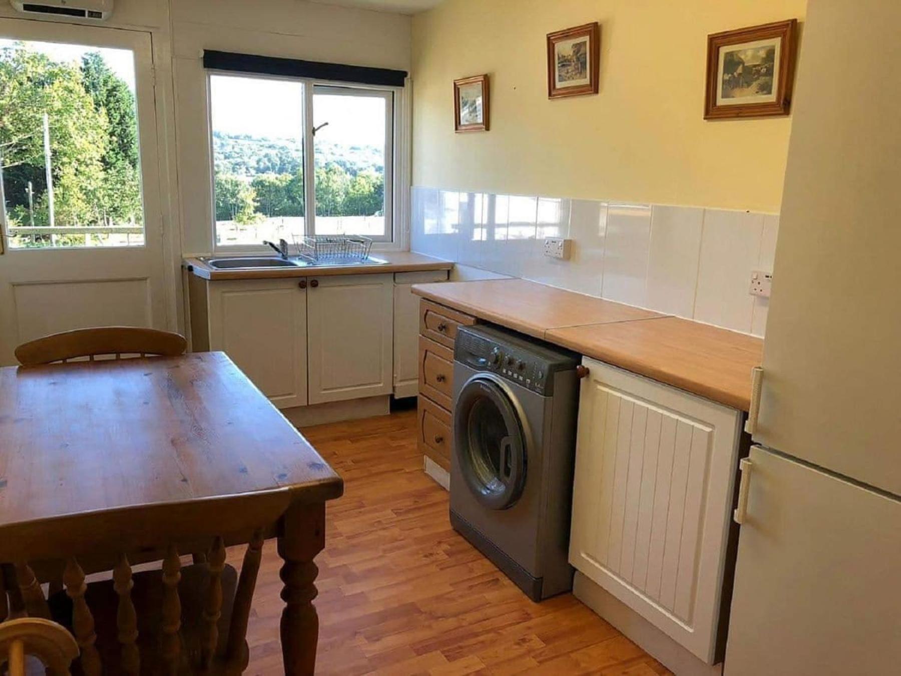 Charming Tranquil Shepherds Hut With Lakeside Balcony 'Roach' Uckfield Buitenkant foto